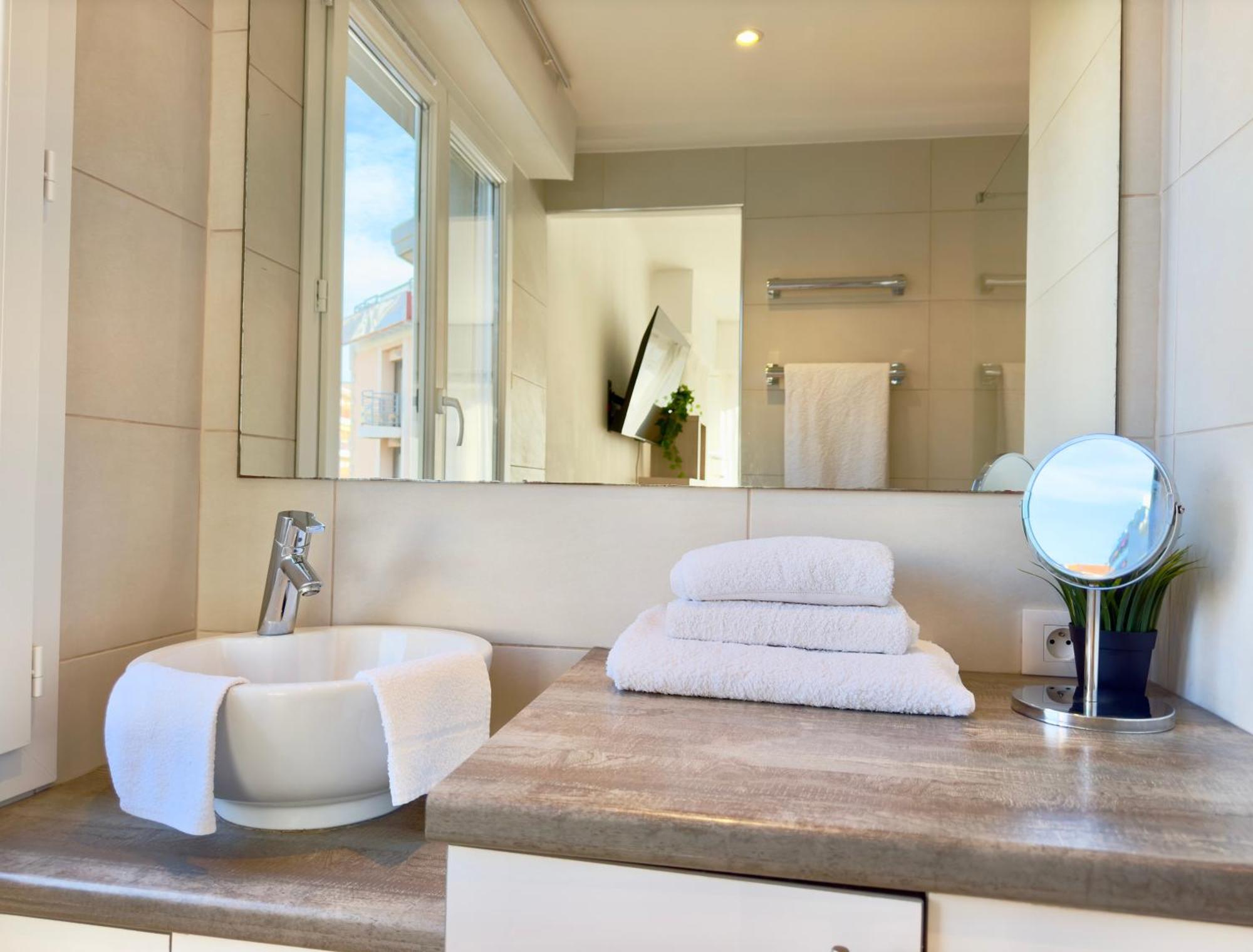 Superbe Appartement Avec Terrasse 1Mn Des Plages De La Croisette Cannes Ngoại thất bức ảnh